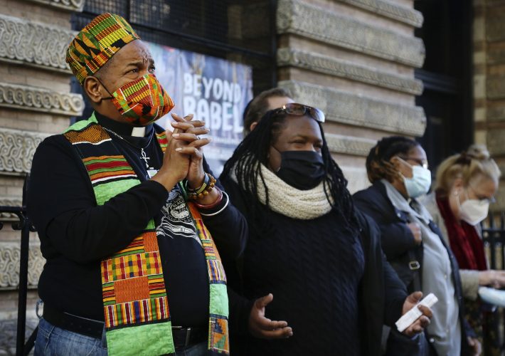 Faith groups pray, sing in post-vote ritual in New York